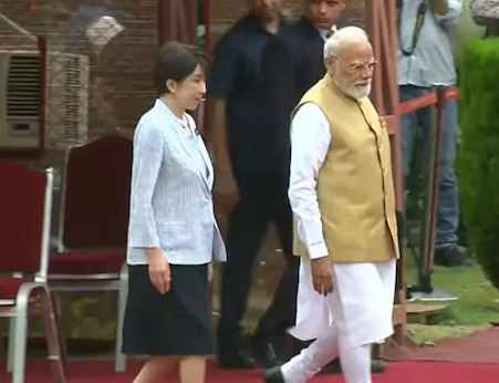ছানায়ে টাকাইচিক কনিষ্ঠ ভগ্নীৰ আখ্যা প্ৰধানমন্ত্ৰী মোদী; চাৰিটা গুৰুত্বপূৰ্ণ চুক্তি স্বাক্ষৰ