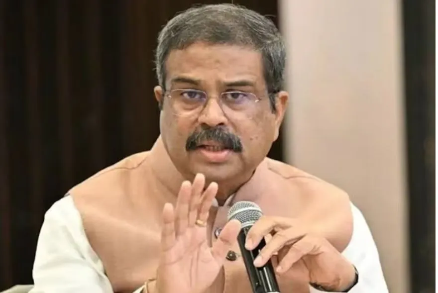 ‘পদত্যাগ সমস্যাৰ সমাধান নহয়’; ধৰ্মেন্দ্ৰ প্ৰধানৰ পদত্যাগক খাৰিফ চৰকাৰৰ