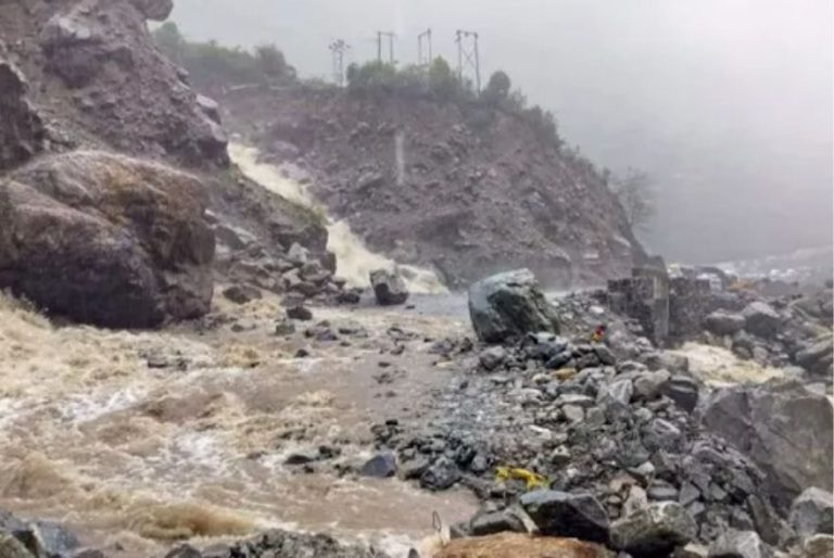 প্ৰকৃতিৰ কোপদৃষ্টিত ‘দেৱভূমি’: হাহাকাৰ পৰিস্থিতি, ১০ জুলাইলৈ ৰেড এলাৰ্ট জাৰি